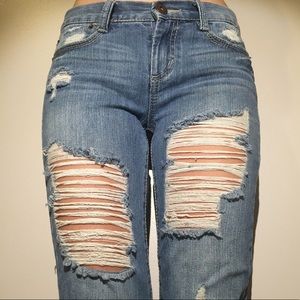 Mudd Distressed Cropped Boyfriend Jeans Size 5